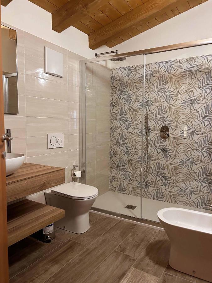 La Volpe Rossa Rooms And Apartments San Felice del Benaco Dış mekan fotoğraf