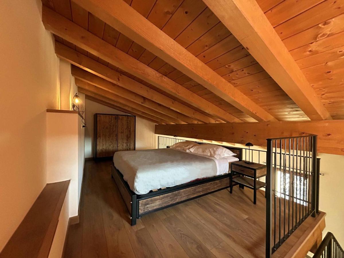 La Volpe Rossa Rooms And Apartments San Felice del Benaco Dış mekan fotoğraf