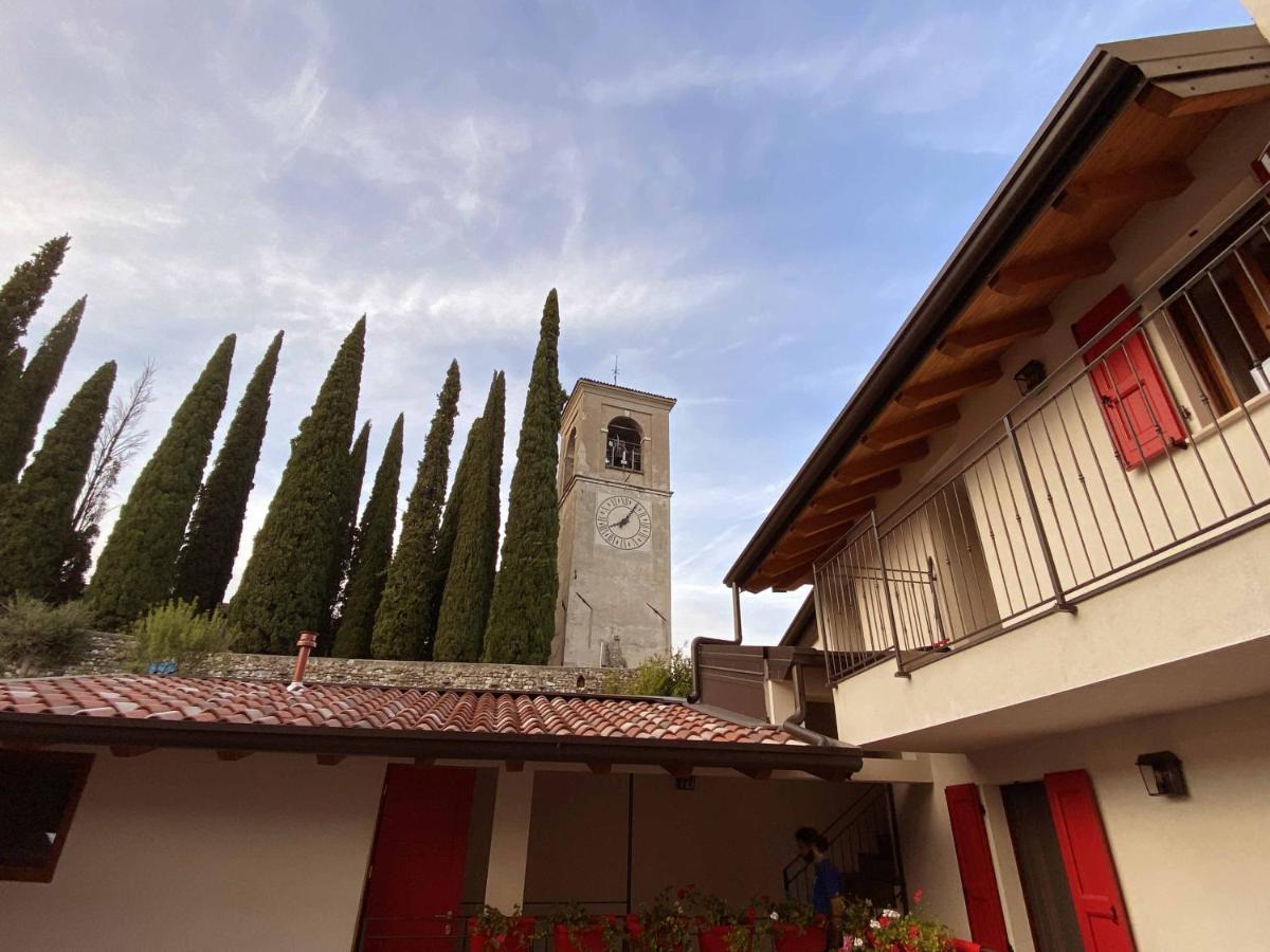 La Volpe Rossa Rooms And Apartments San Felice del Benaco Dış mekan fotoğraf