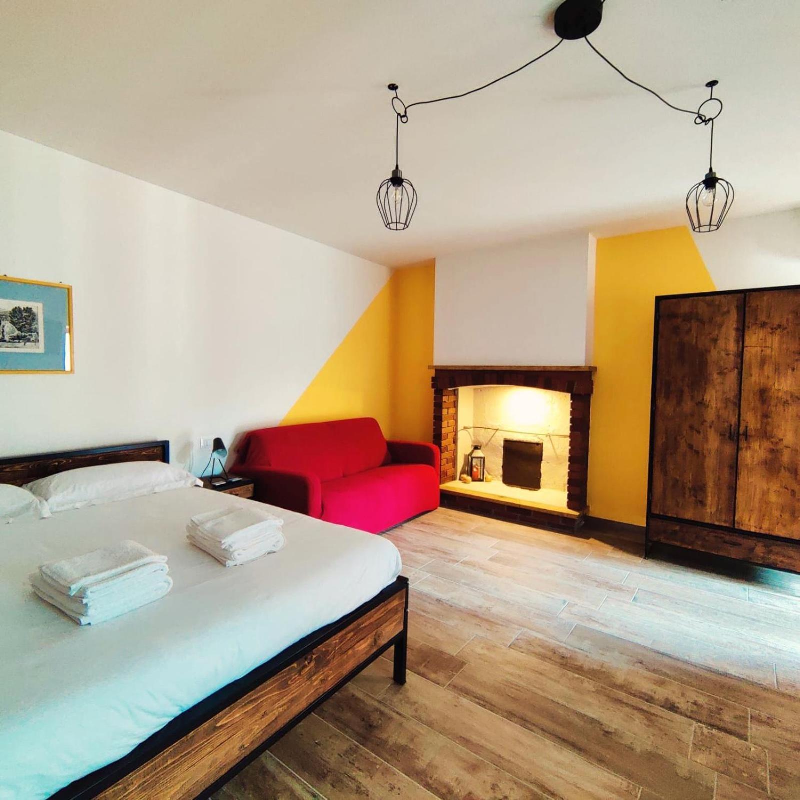 La Volpe Rossa Rooms And Apartments San Felice del Benaco Dış mekan fotoğraf