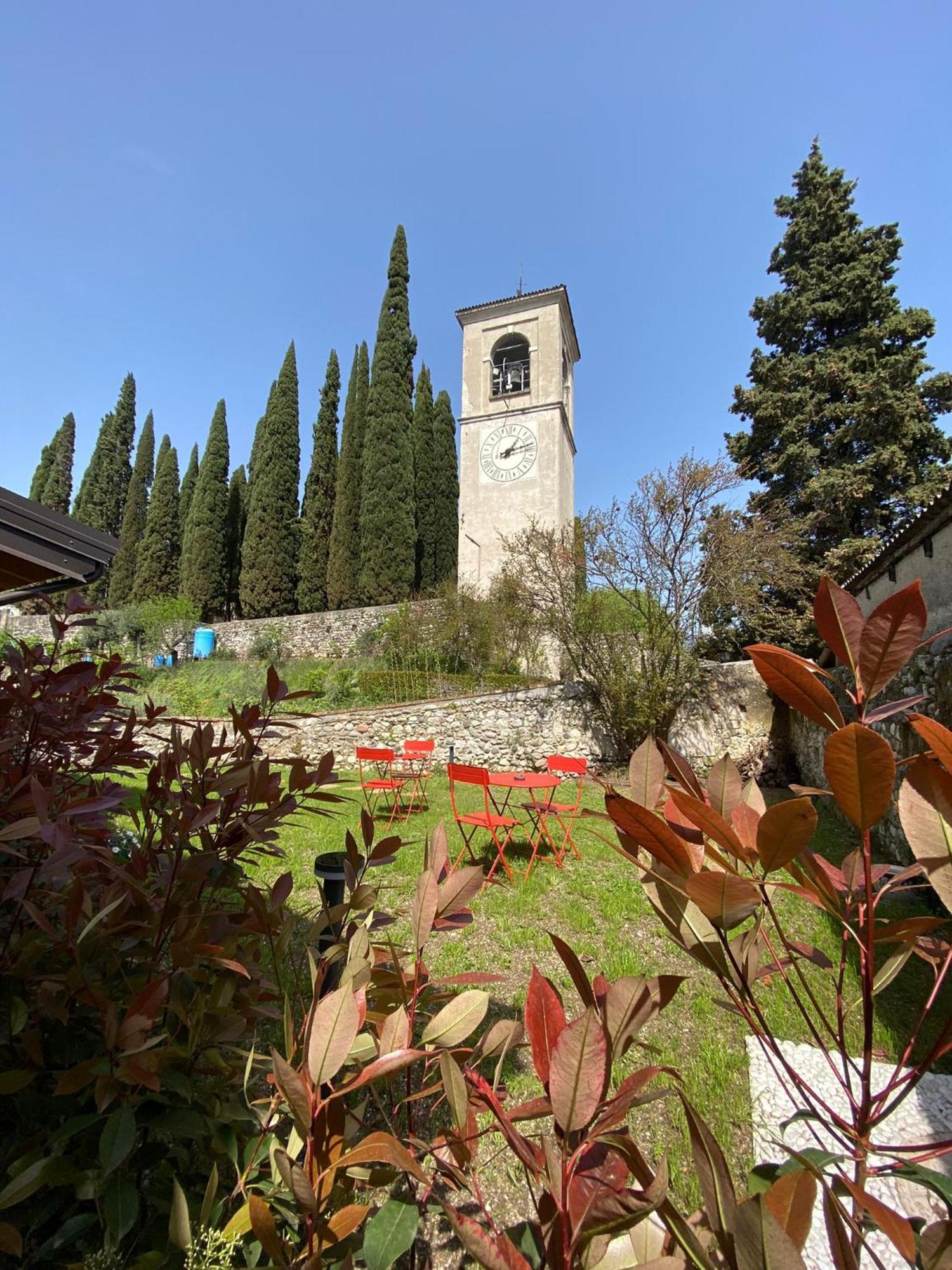 La Volpe Rossa Rooms And Apartments San Felice del Benaco Dış mekan fotoğraf