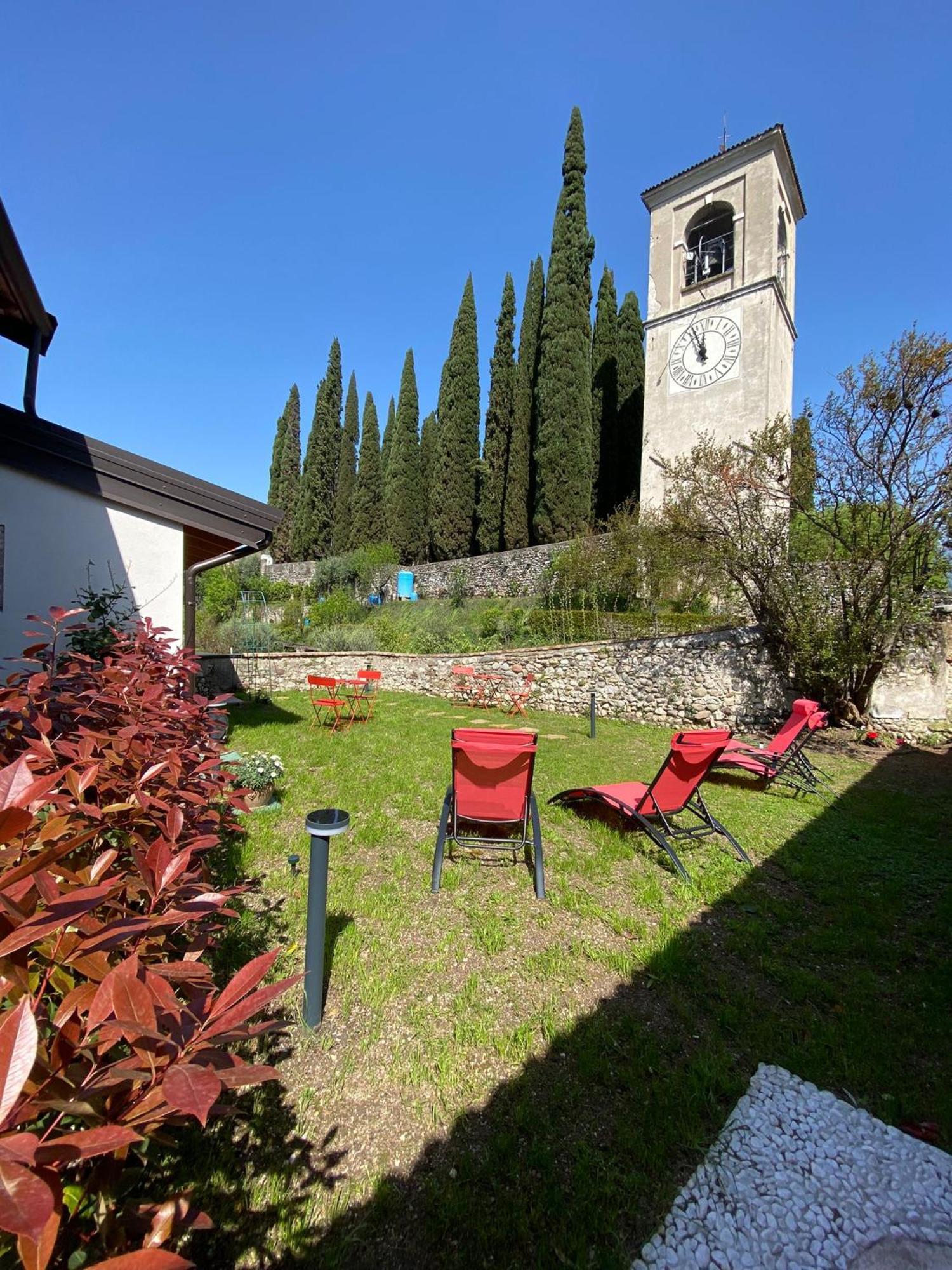 La Volpe Rossa Rooms And Apartments San Felice del Benaco Dış mekan fotoğraf